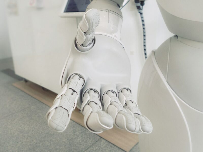 Chatbot IA vs assistant RAG : lequel choisir pour votre PME ?